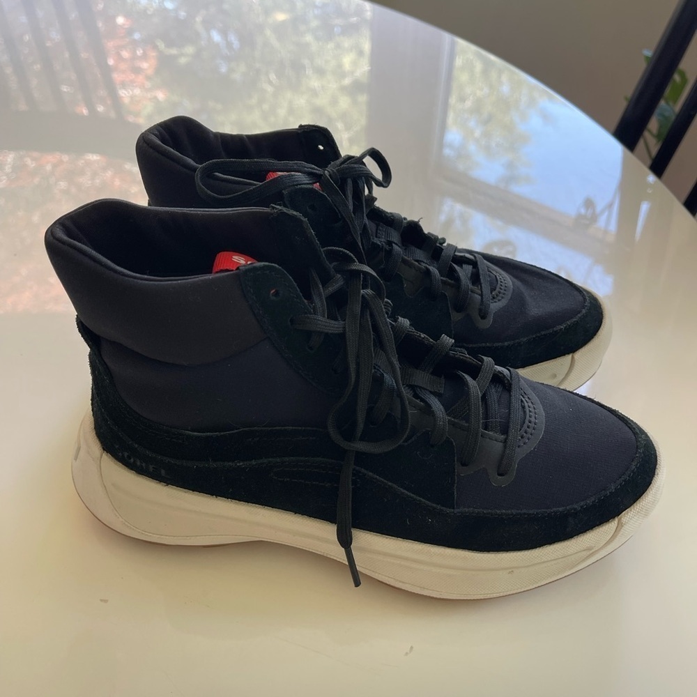 Sorel Out N About III Mid Top Sneaker - 6.5